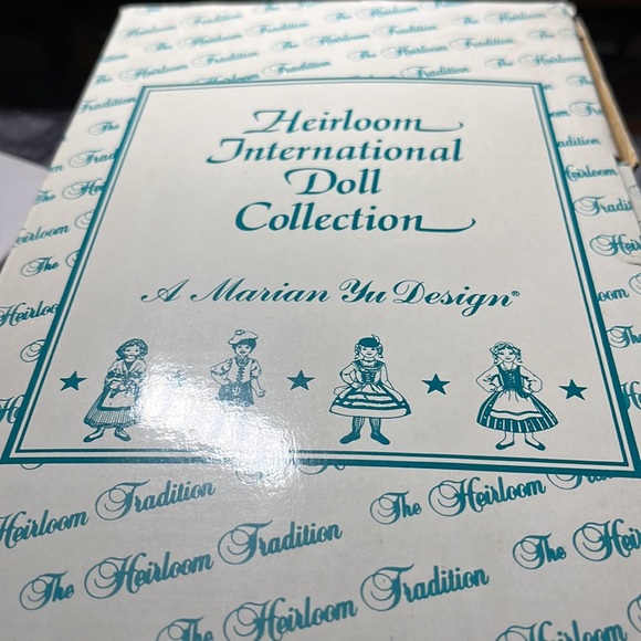 Heirloom International Doll Collection. - Picture 4 of 4